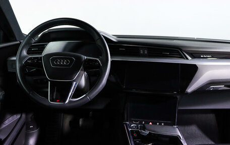 Audi e-tron I, 2020 год, 6 399 000 рублей, 12 фотография