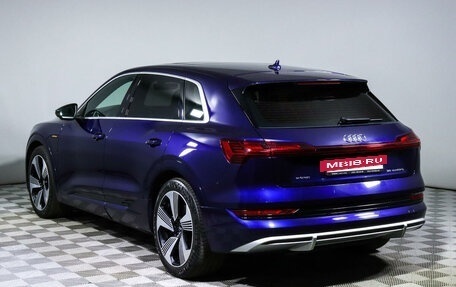 Audi e-tron I, 2020 год, 6 399 000 рублей, 7 фотография