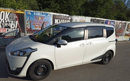 Toyota Sienta II, 2015 год, 1 550 000 рублей, 3 фотография