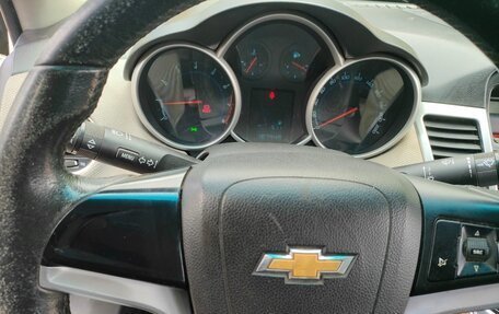 Chevrolet Cruze II, 2011 год, 700 000 рублей, 6 фотография