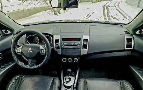 Mitsubishi Outlander III рестайлинг 3, 2008 год, 1 360 000 рублей, 7 фотография