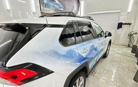 Toyota RAV4, 2020 год, 4 800 000 рублей, 8 фотография