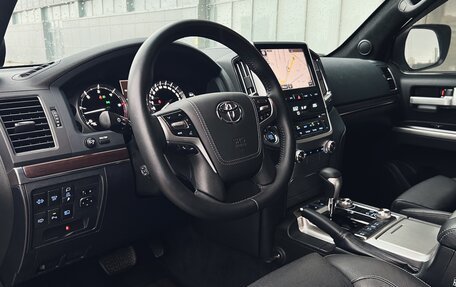 Toyota Land Cruiser 200, 2018 год, 8 800 000 рублей, 11 фотография