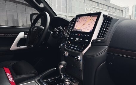 Toyota Land Cruiser 200, 2018 год, 8 800 000 рублей, 12 фотография
