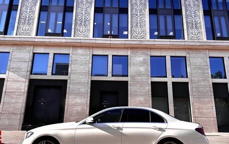 Mercedes-Benz E-Класс, 2016 год, 2 700 000 рублей, 4 фотография