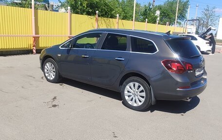 Opel Astra J, 2013 год, 980 000 рублей, 2 фотография
