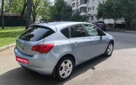 Opel Astra J, 2010 год, 780 000 рублей, 4 фотография