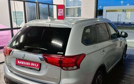 Mitsubishi Outlander III рестайлинг 3, 2018 год, 2 499 000 рублей, 7 фотография