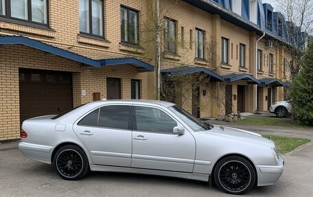 Mercedes-Benz E-Класс, 2001 год, 1 300 000 рублей, 19 фотография
