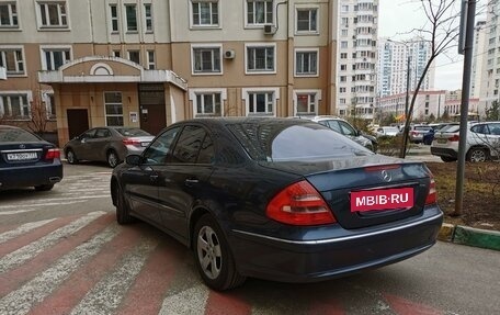 Mercedes-Benz E-Класс, 2003 год, 825 000 рублей, 4 фотография
