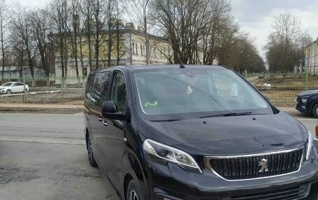 Peugeot Traveller I, 2020 год, 3 700 000 рублей, 8 фотография