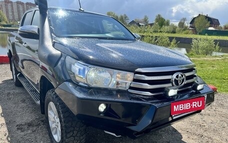 Toyota Hilux VIII, 2020 год, 3 350 000 рублей, 3 фотография
