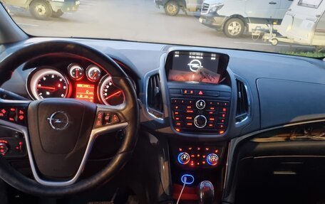 Opel Zafira C рестайлинг, 2014 год, 1 670 000 рублей, 2 фотография