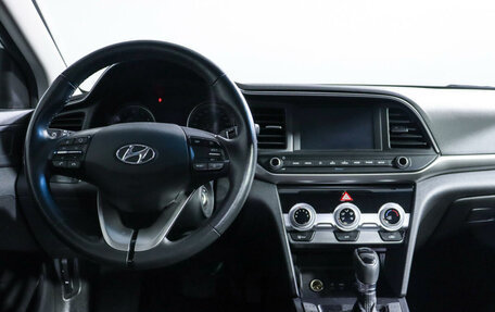 Hyundai Elantra VI рестайлинг, 2020 год, 1 740 000 рублей, 11 фотография
