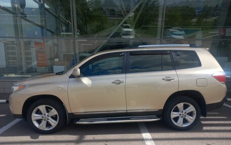 Toyota Highlander III, 2011 год, 2 350 000 рублей, 8 фотография