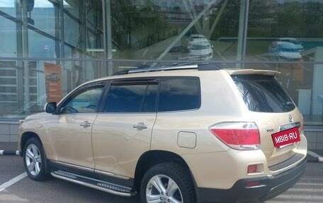 Toyota Highlander III, 2011 год, 2 350 000 рублей, 6 фотография