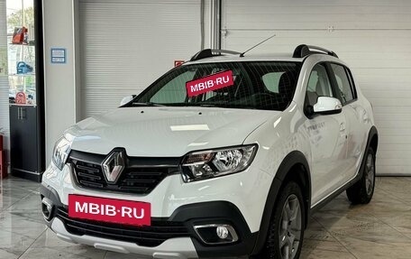 Renault Sandero II рестайлинг, 2019 год, 1 349 000 рублей, 2 фотография