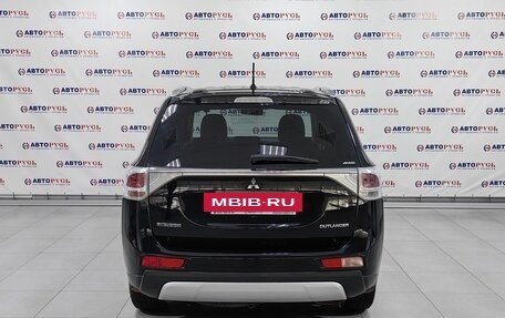 Mitsubishi Outlander III рестайлинг 3, 2014 год, 1 649 000 рублей, 4 фотография