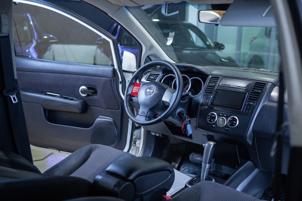 Nissan Tiida C11 рестайлинг, 2011 год, 649 000 рублей, 7 фотография