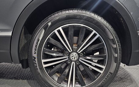 Volkswagen Tiguan II, 2020 год, 2 300 000 рублей, 5 фотография
