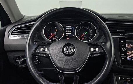 Volkswagen Tiguan II, 2020 год, 2 300 000 рублей, 20 фотография
