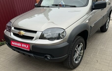 Chevrolet Niva I рестайлинг, 2017 год, 915 000 рублей, 1 фотография