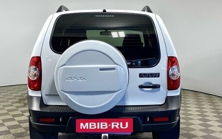 Chevrolet Niva I рестайлинг, 2018 год, 910 000 рублей, 4 фотография