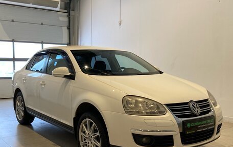 Volkswagen Jetta VI, 2009 год, 800 000 рублей, 3 фотография