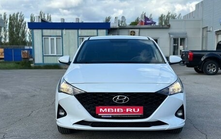 Hyundai Solaris II рестайлинг, 2021 год, 1 750 000 рублей, 2 фотография