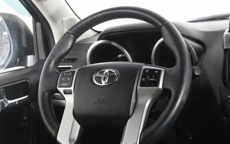 Toyota Land Cruiser Prado 150 рестайлинг 2, 2017 год, 3 890 000 рублей, 9 фотография
