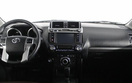 Toyota Land Cruiser Prado 150 рестайлинг 2, 2017 год, 3 890 000 рублей, 11 фотография