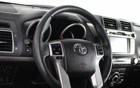 Toyota Land Cruiser Prado 150 рестайлинг 2, 2017 год, 3 890 000 рублей, 13 фотография