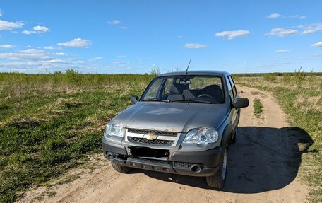 Chevrolet Niva I рестайлинг, 2009 год, 495 000 рублей, 2 фотография