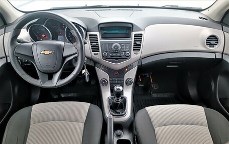 Chevrolet Cruze II, 2011 год, 699 000 рублей, 10 фотография