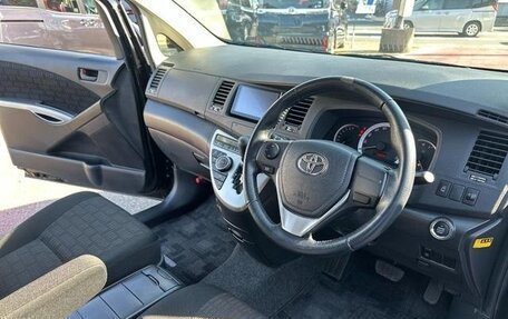 Toyota ISis I, 2013 год, 1 050 000 рублей, 16 фотография