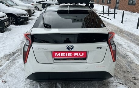 Toyota Prius IV XW50, 2016 год, 1 699 999 рублей, 6 фотография