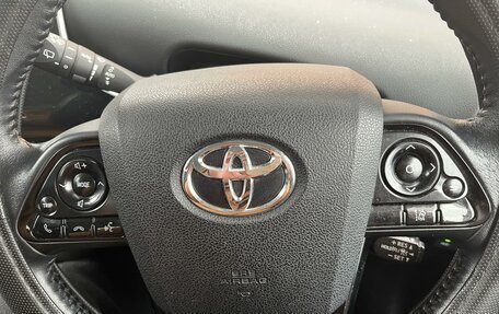 Toyota Prius IV XW50, 2016 год, 1 699 999 рублей, 16 фотография