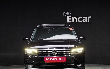 Volkswagen Tiguan II, 2020 год, 2 200 000 рублей, 3 фотография