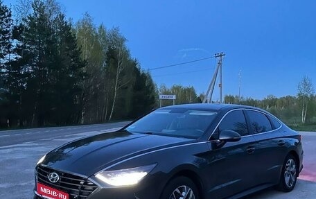 Hyundai Sonata VIII, 2020 год, 2 200 000 рублей, 4 фотография