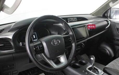 Toyota Hilux VIII, 2016 год, 3 250 000 рублей, 13 фотография