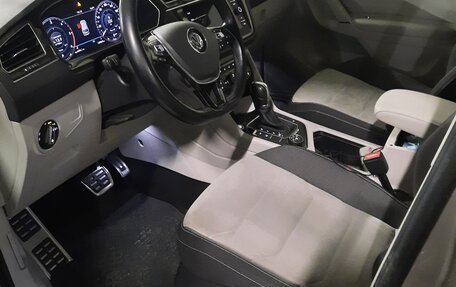 Volkswagen Tiguan II, 2018 год, 3 100 000 рублей, 5 фотография