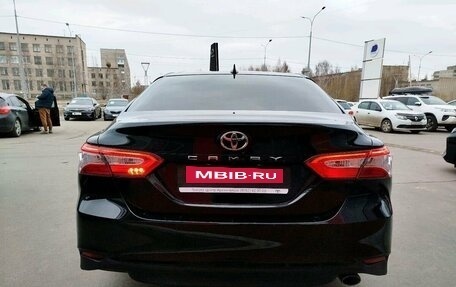 Toyota Camry, 2018 год, 3 000 000 рублей, 6 фотография