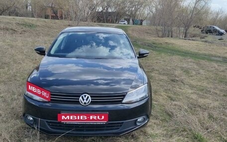 Volkswagen Jetta VI, 2013 год, 1 350 000 рублей, 2 фотография