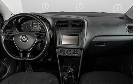 Volkswagen Polo VI (EU Market), 2015 год, 932 400 рублей, 10 фотография