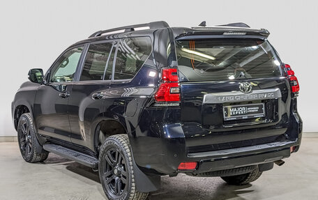 Toyota Land Cruiser Prado 150 рестайлинг 2, 2020 год, 5 190 000 рублей, 2 фотография