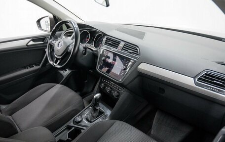 Volkswagen Tiguan II, 2019 год, 2 500 000 рублей, 9 фотография