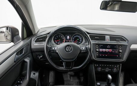 Volkswagen Tiguan II, 2019 год, 2 500 000 рублей, 13 фотография