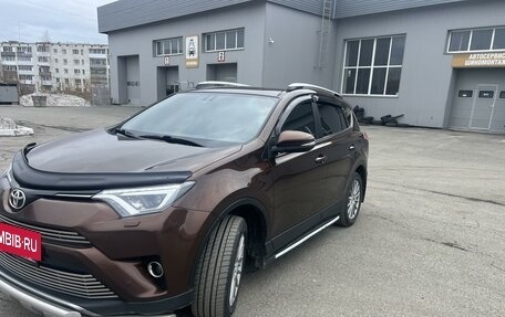 Toyota RAV4, 2017 год, 3 300 000 рублей, 2 фотография