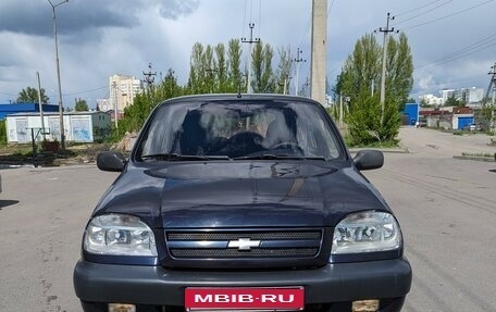 Chevrolet Niva I рестайлинг, 2004 год, 285 000 рублей, 2 фотография