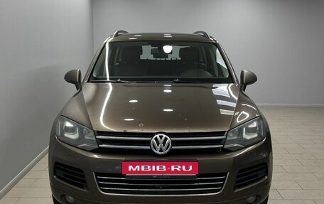 Volkswagen Touareg III, 2011 год, 2 399 000 рублей, 2 фотография